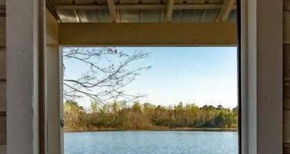 Freeman Farm “Love Shack” Bunkhouse for 5 or 1.