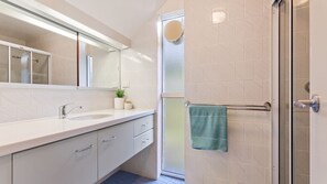 Shower - Malua Dream on Kuppa Avenue (MALUA BAY)