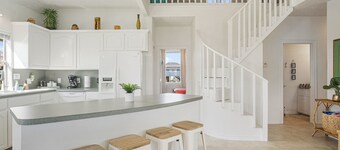 3 min walk to the beach! Arcade Games and Outdoor fun!