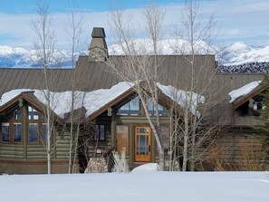Exterior - Mammoth Lakes alternative premier housing. Custom Craftsman Home 14miles East (Mammoth Lakes)