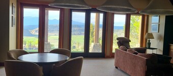 Mammoth Lakes alternative premier housing. Custom Craftsman Home 14miles East