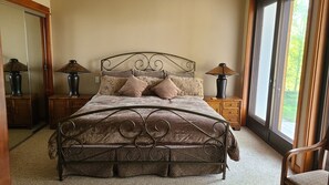 3 habitaciones, escritorio, tabla de planchar con plancha y wifi gratis 