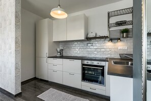 Fridge, microwave, oven, dishwasher