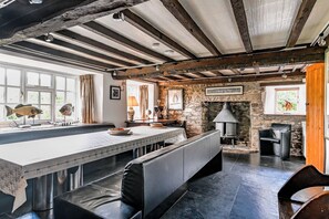 Dining - Alfresco Family Farmhouse with Sauna, Hot Tubs and Wild Swim Adventure (Woodleigh)