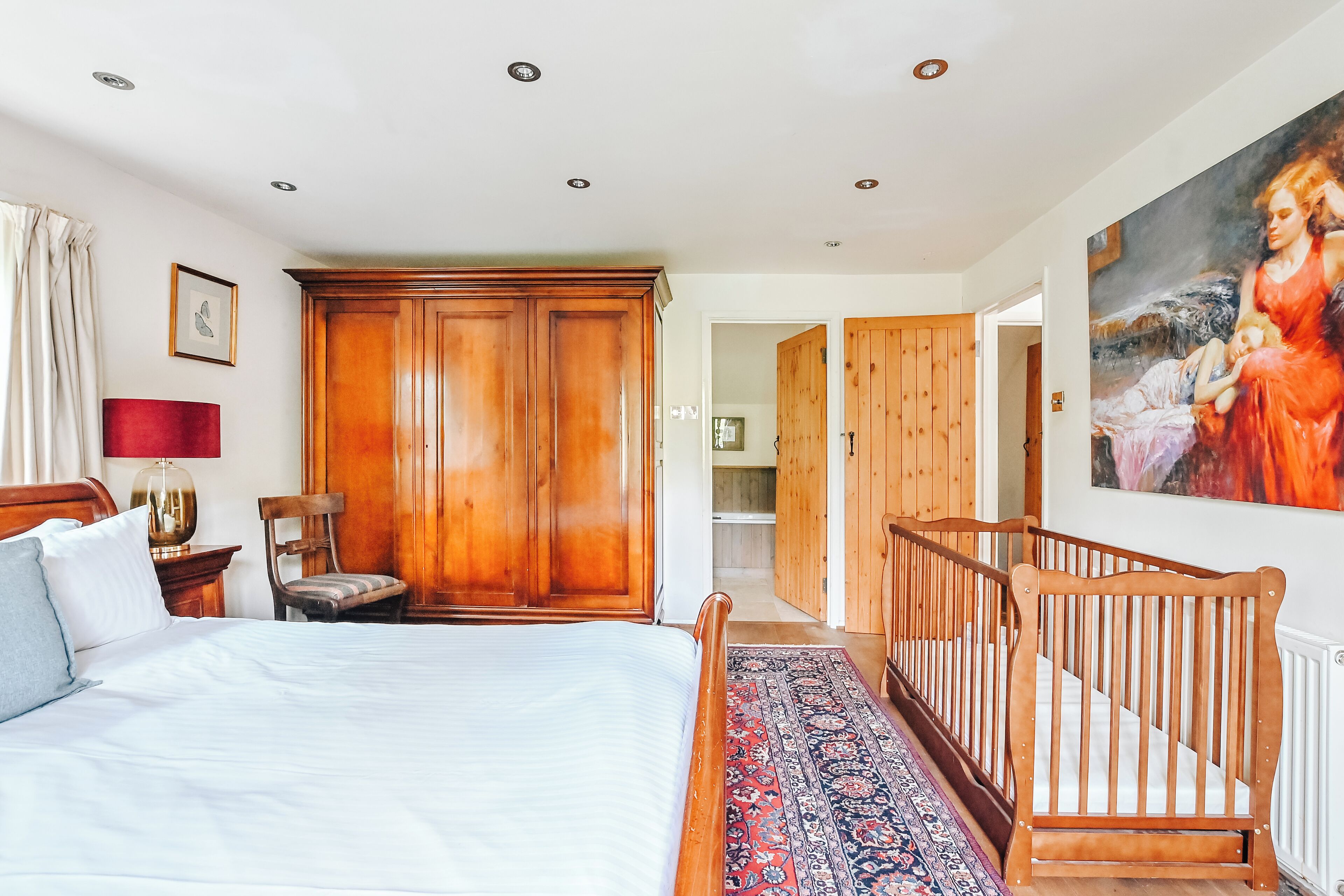 7 bedrooms, iron/ironing board, WiFi, bed sheets