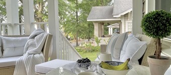 Designer Retreat in Quaint Historic District w Front Porch Dining under the oaks