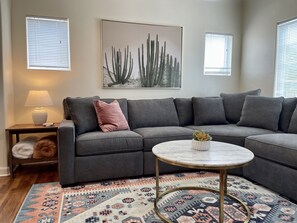 Smart-TV, Netflix, Hulu og bøker