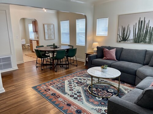 Family Fun in Normal Heights- Parking, Fenced Patio & Mins to Zoo/Beach/Downtown