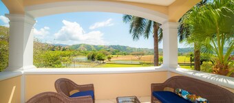 Colina 5D - 3 bdr 2 Bath Family