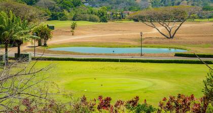 Colina 5D - 3 bdr 2 Bath Family