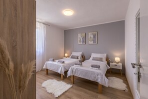 3 dormitorios, tabla de planchar con plancha, wifi y ropa de cama