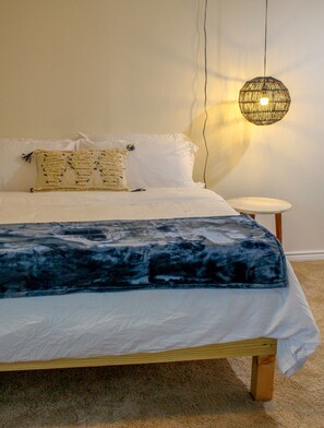 3 soverom, memory foam-senger, skrivebord og strykejern/-brett