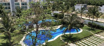 Exclusive Apartment w/ Private Roof Garden, Acapulco Diamante