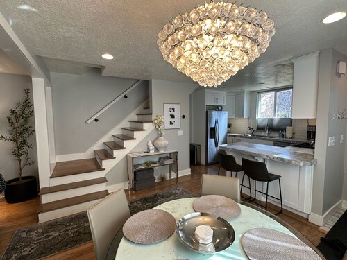 Downtown Darling & Convention Center Home