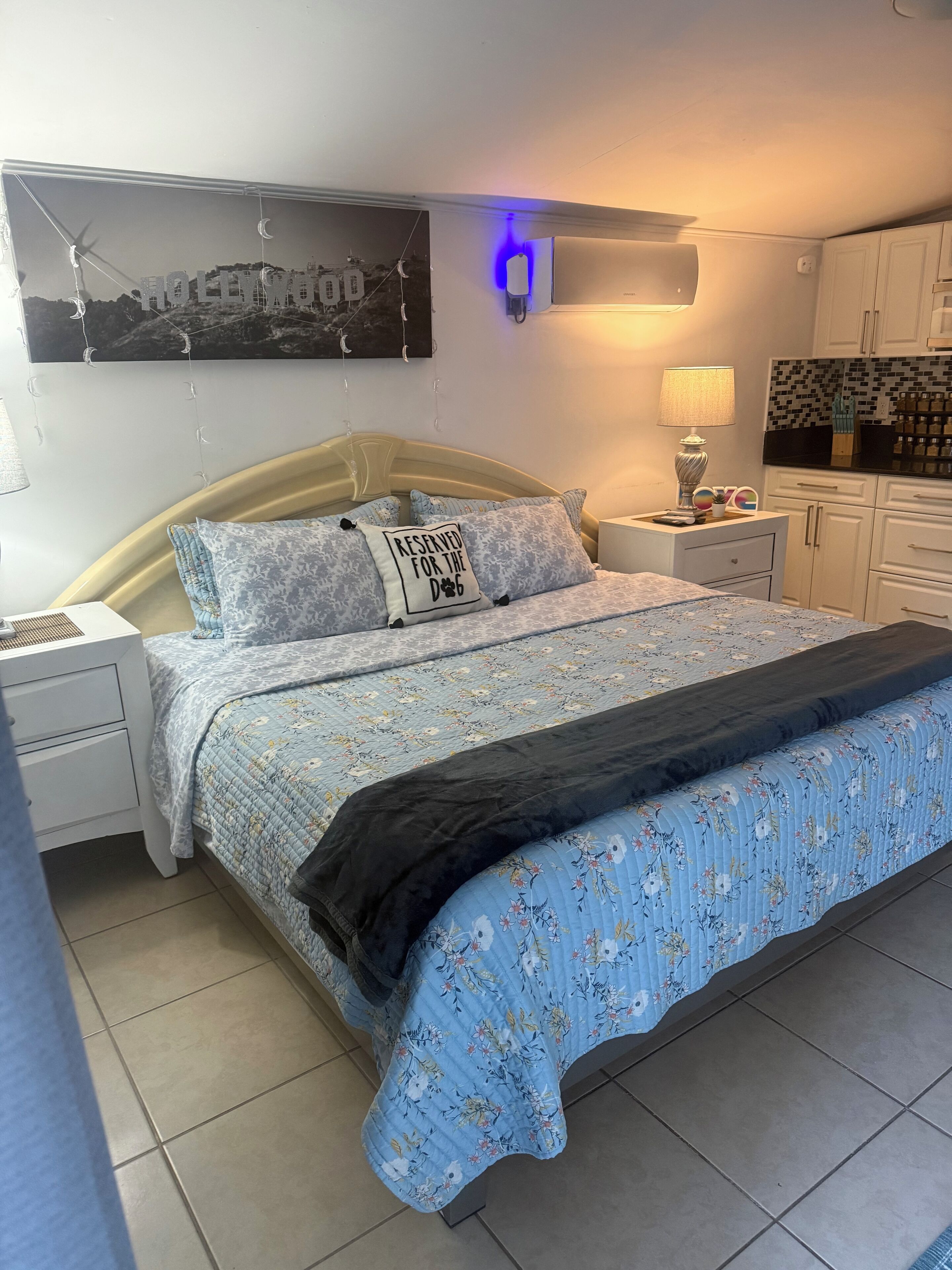 1 غرفة نوم ومكواة/لوح كي وواي فاي وملاءات أسرّة