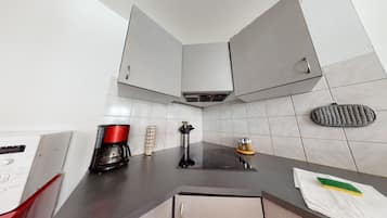 Fridge, microwave, coffee/tea maker, electric kettle