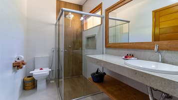 Luxury Triple Room | Bathroom