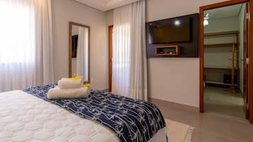 Luxury Triple Room | In-room safe, blackout drapes, free WiFi