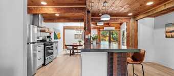 Basecamp Lodge - Cabin 4