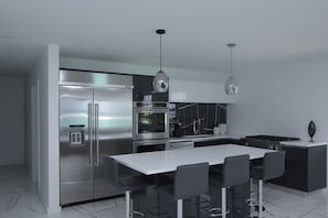 Luxury Penthouse, 2 Bedrooms, Ocean View | Private kitchen