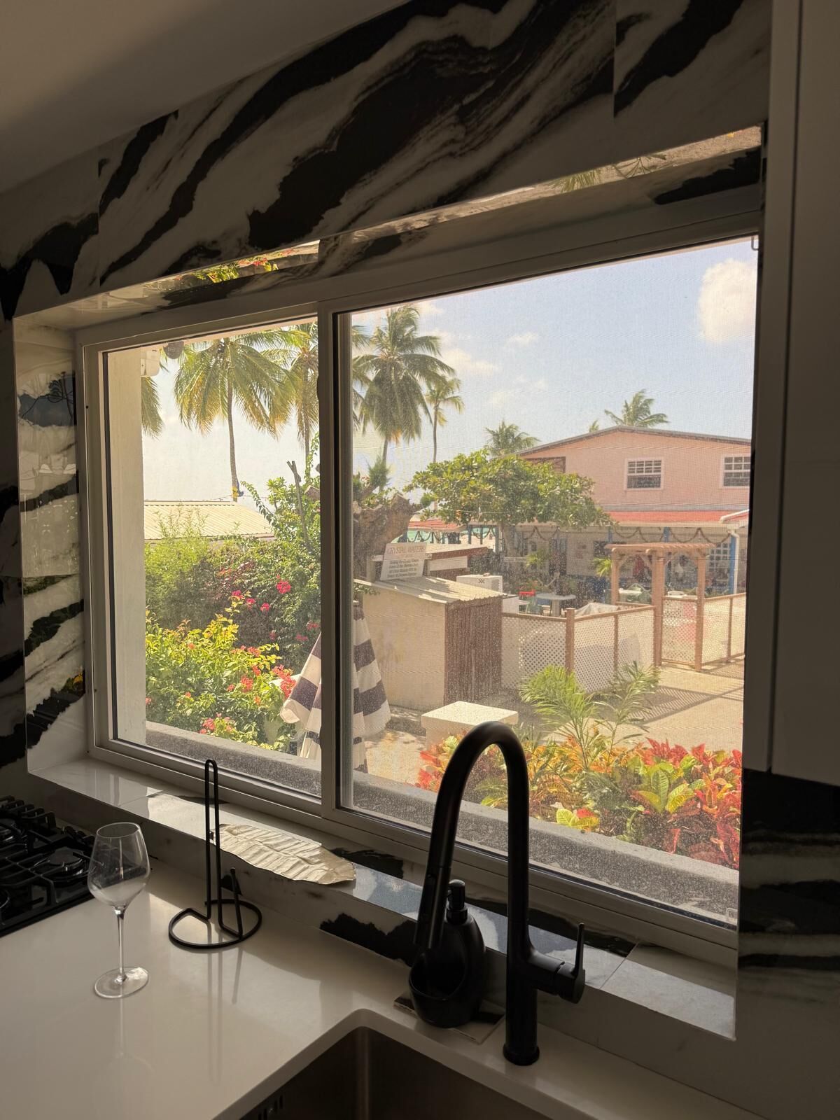 Cafetera/tetera, tetera/pava eléctrica, tostadora