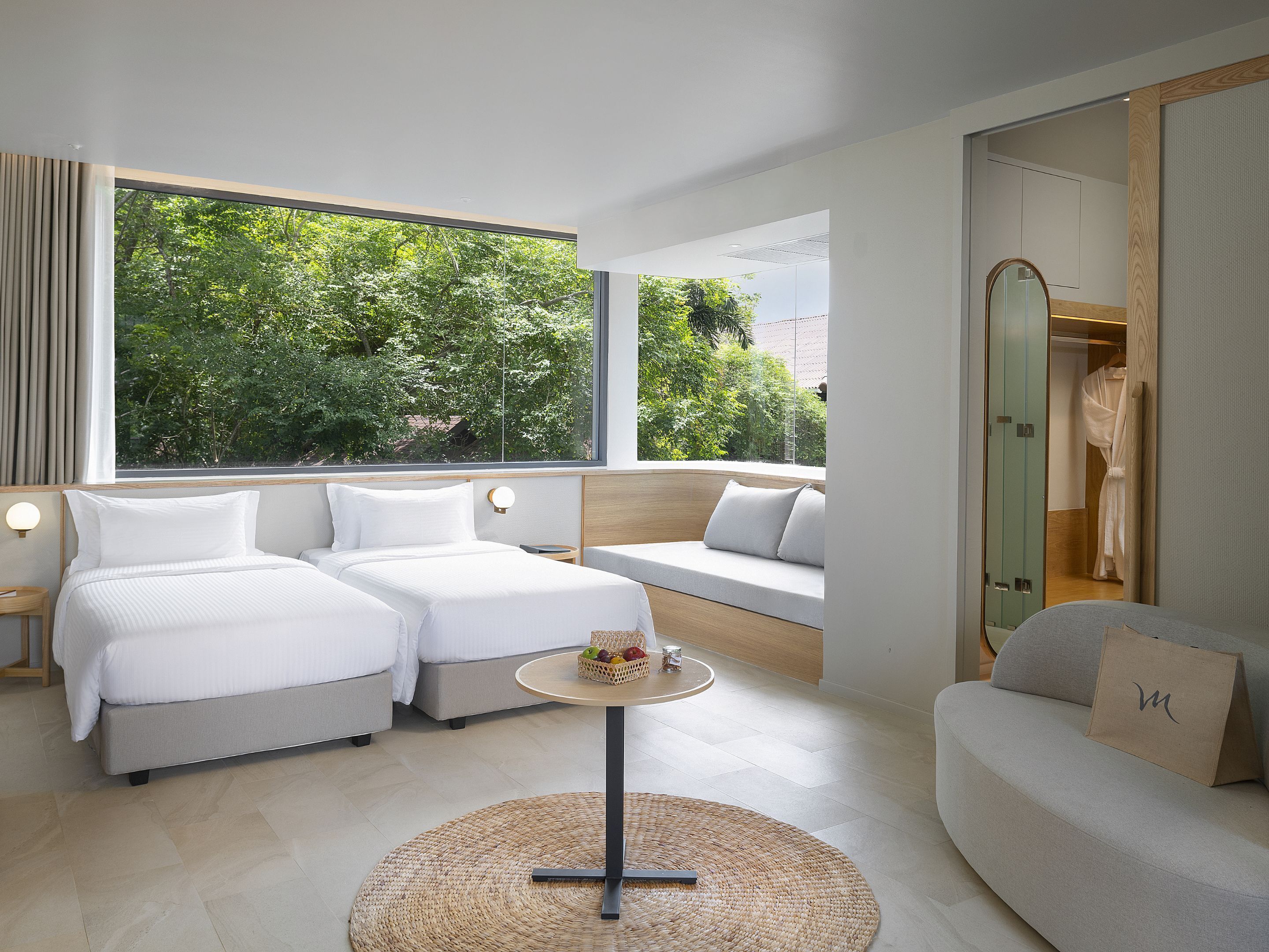 Phòng Suite Superior, 2 giường đơn, hồ bơi riêng | Minibar, két bảo mật tại phòng, bàn, phòng cách âm 