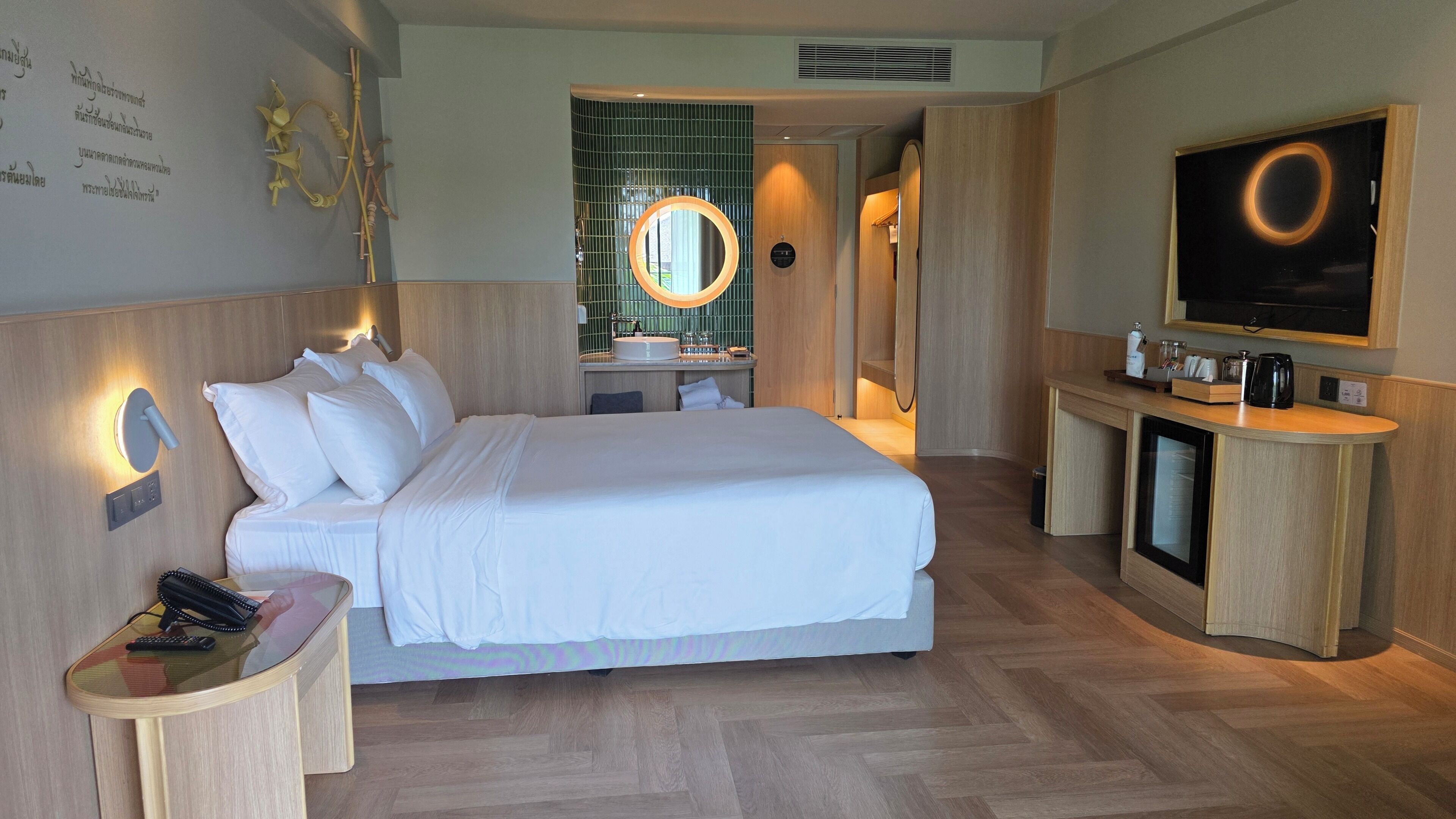Superior Room, 1 Double Bed, Balcony | Minibar, in-room safe, desk, laptop workspace