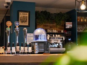 Bar (on property) - Hôtel Greet Orthez Bearn (Biron)