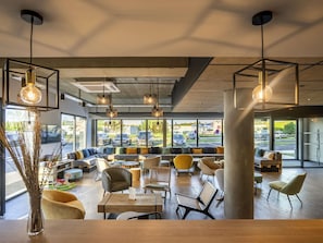 Bar (on property) - Hôtel Greet Orthez Bearn (Biron)