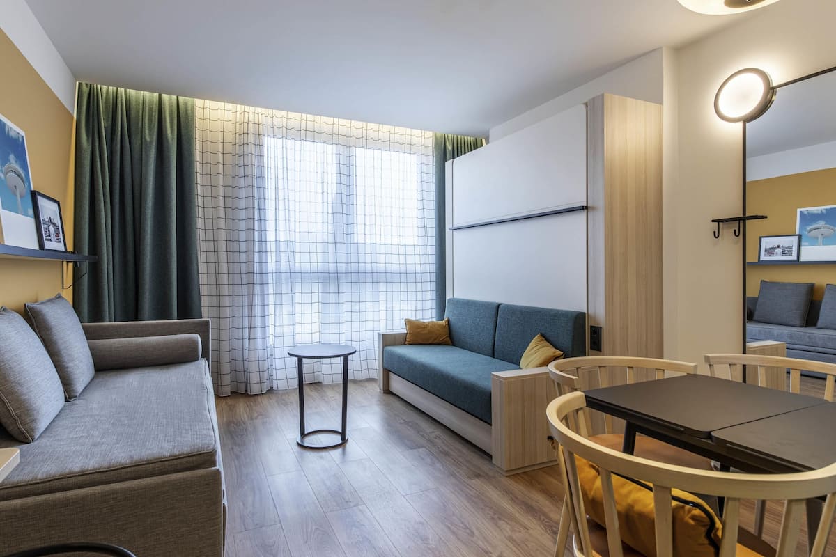 Monolocale familiare | Biancheria da letto ipoallergenica, cassaforte in camera