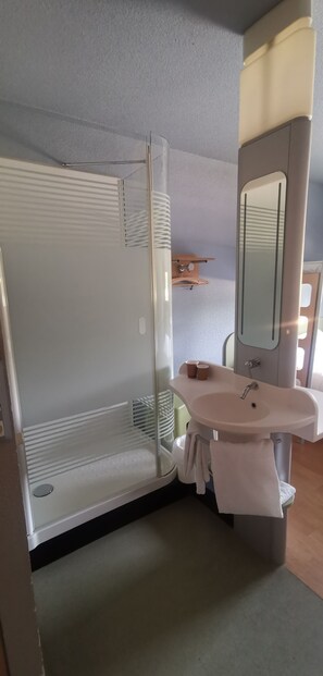 Triple Room, Multiple Beds | Bathroom | Shower, eco-friendly toiletries, towels, soap