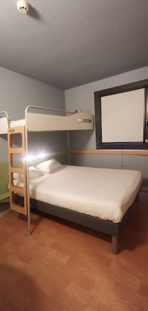 Triple Room, Multiple Beds | Desk, blackout drapes, soundproofing, free cribs/infant beds