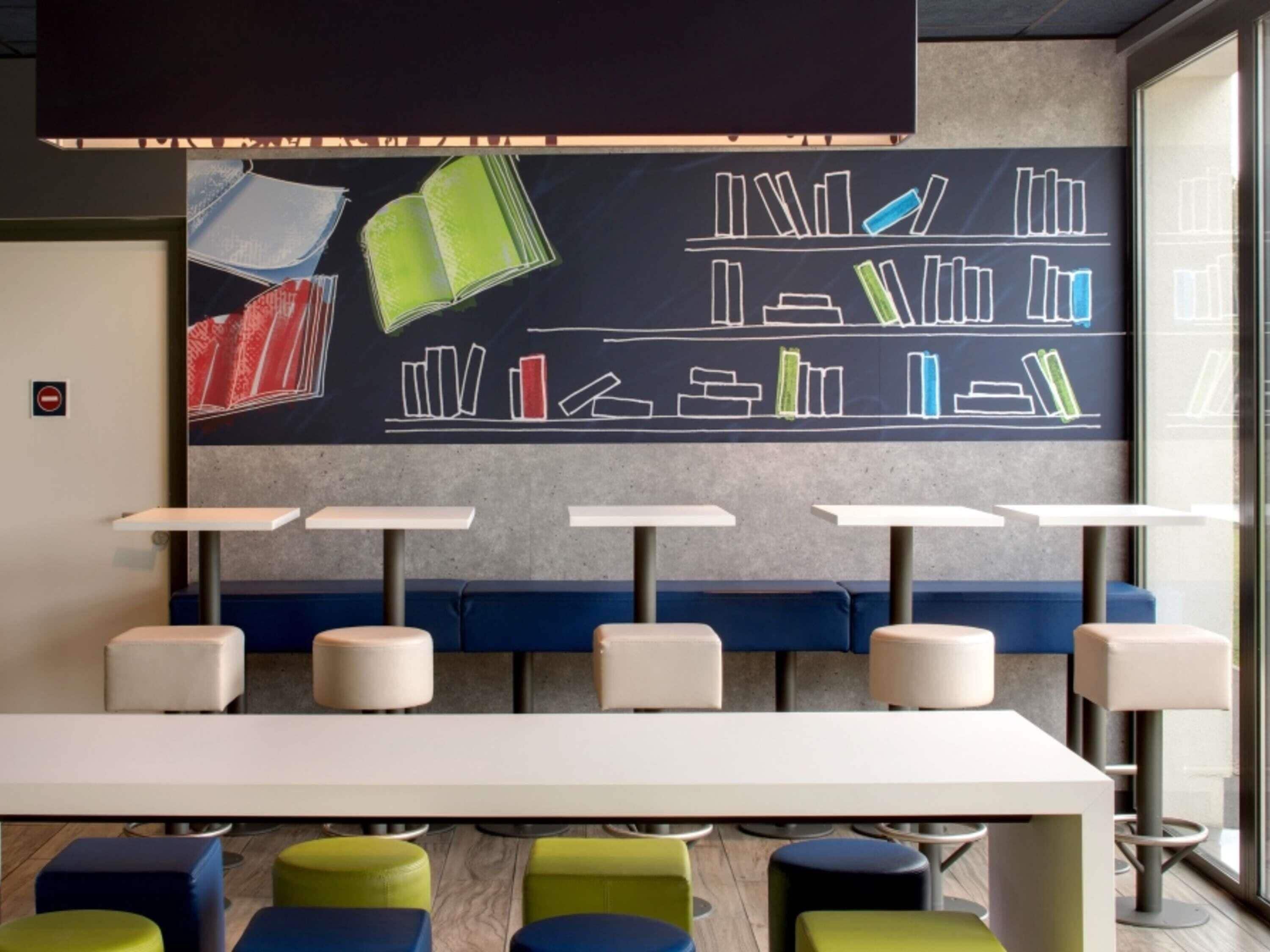 每日付費供應吃到飽早餐
