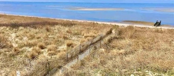 Bayfront Condo on the Beach ! 10 min from Cape May