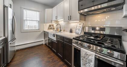 Your Home Away From Home~
Downtown Windsor