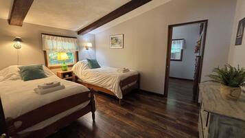 4 bedrooms, iron/ironing board, travel crib, free WiFi