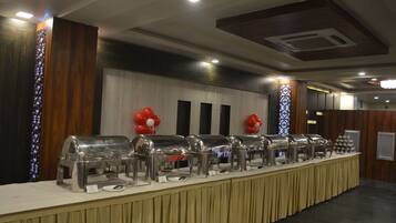 Tägliches inbegriffenes kontinentales Frühstück