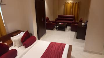 Rom – deluxe | Strykejern/-brett, wi-fi (inkludert) og sengetøy