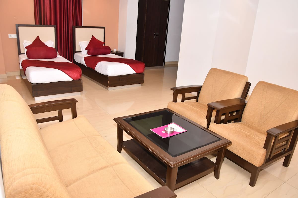 Quarto duplo empresarial | Ferros/tábuas de passar roupa, Wi-Fi de cortesia, roupa de cama