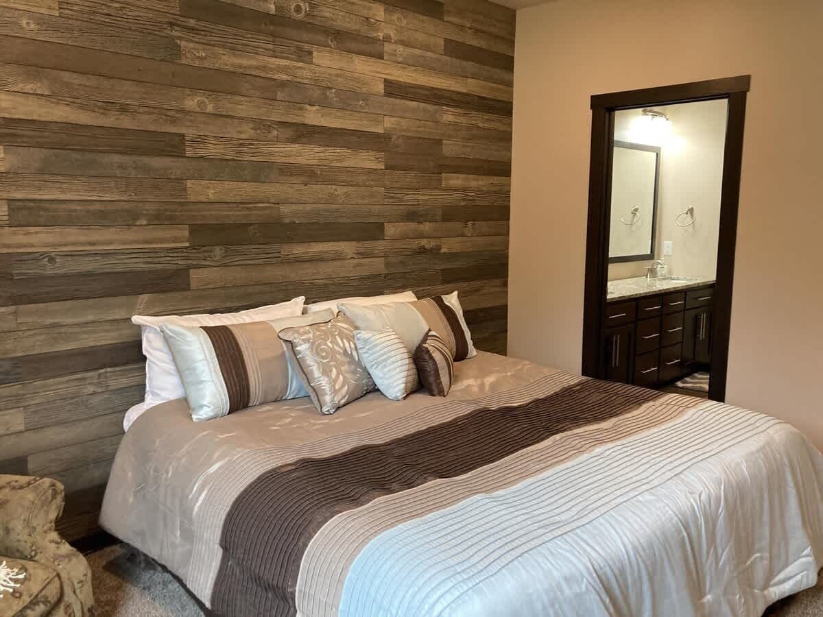 3 bedrooms, iron/ironing board, WiFi, bed sheets