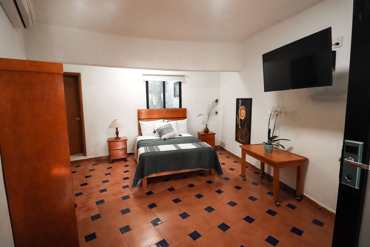 Comfort Room | WiFi (free), bed sheets