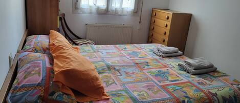 1 bedroom, WiFi, bed sheets