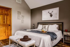 5 Schlafzimmer, Bügeleisen/Bügelbrett, Reisekinderbett, WLAN