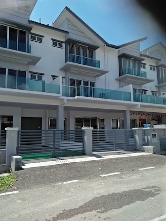 Exterior. Coconut Homestay Tanjong Karang. 10 minite to Sekinchan and Kuala Selangor .