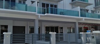 Coconut Homestay  Tanjong Karang. 10 minite to Sekinchan and Kuala Selangor .