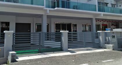 Coconut Homestay Tanjong Karang. 10 minite to Sekinchan and Kuala Selangor .