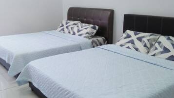 4 bedrooms, iron/ironing board, free WiFi, bed sheets