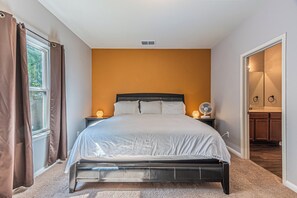 5 bedrooms, in-room safe, desk, iron/ironing board - DFW Perfect Home with Garage Parking, Gated Yard,Business Amenities,Arcade game! (Dallas)