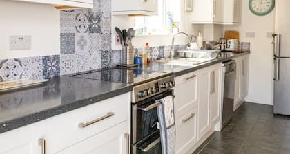 A cosy cottage full of character, comfort & style.