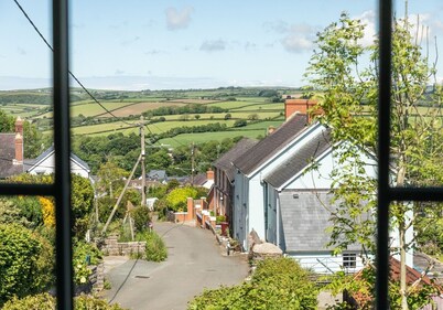 A cosy cottage full of character, comfort & style.